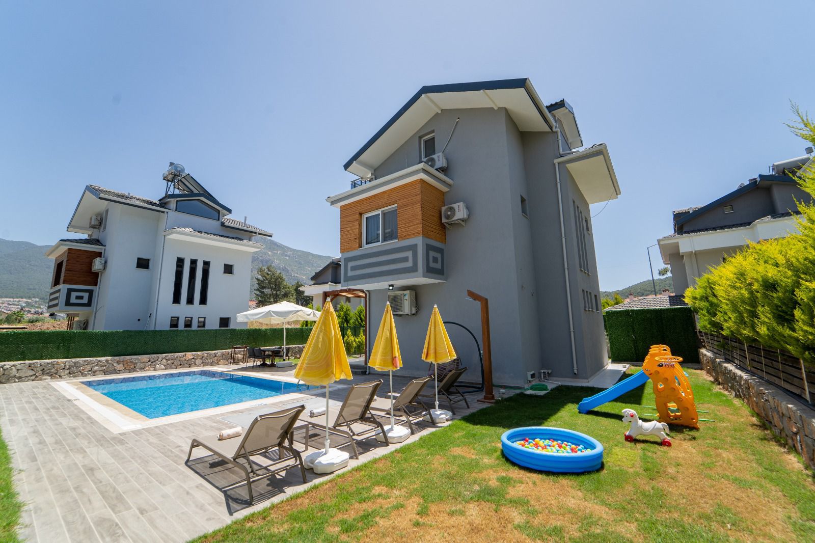 Villa Resmi