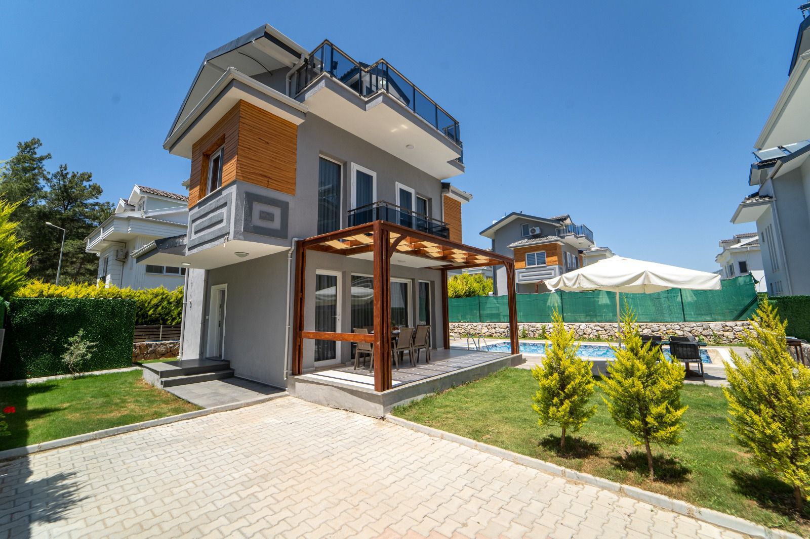 Villa Resmi