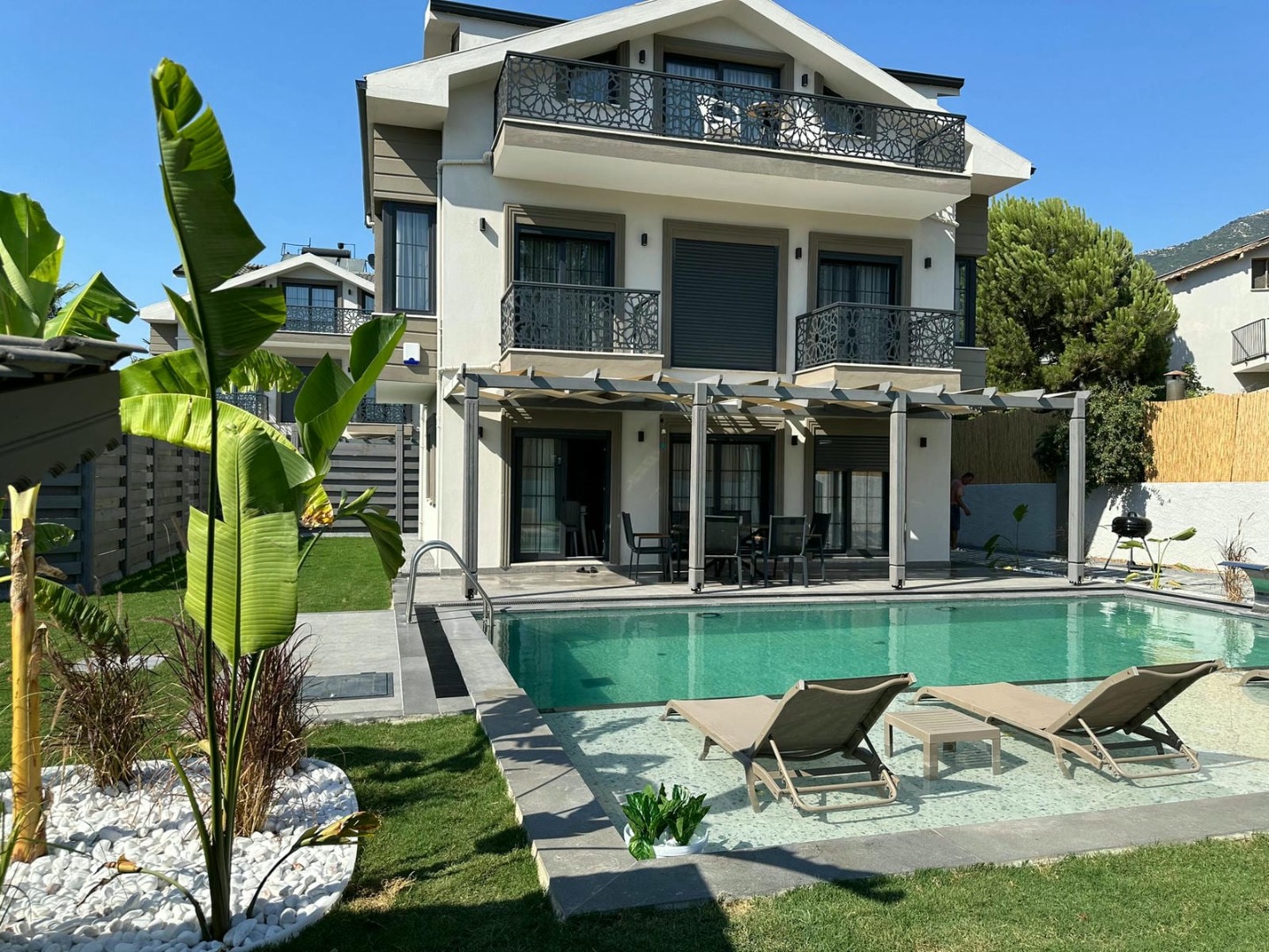 Villa Resmi