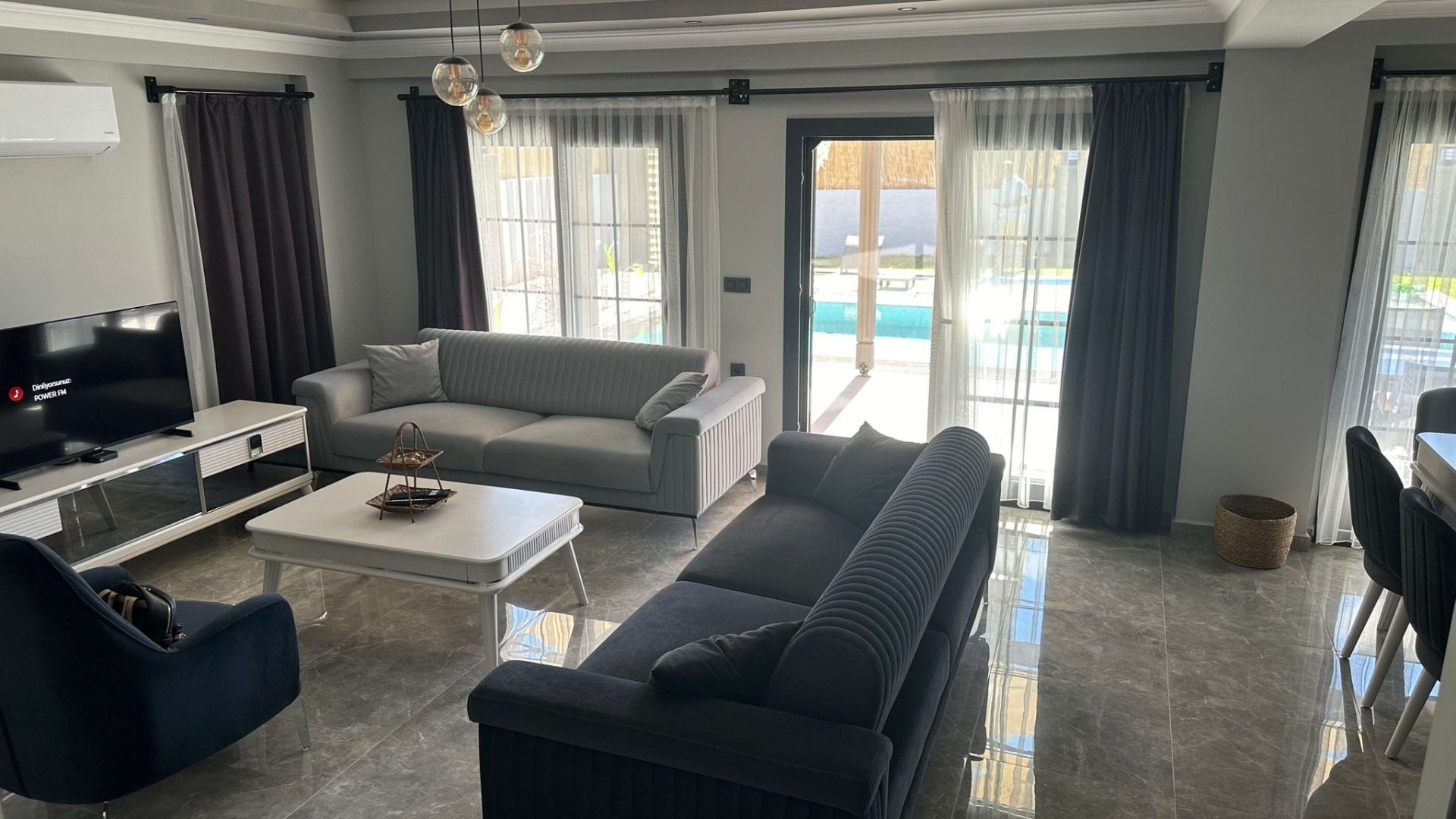 Villa Resmi