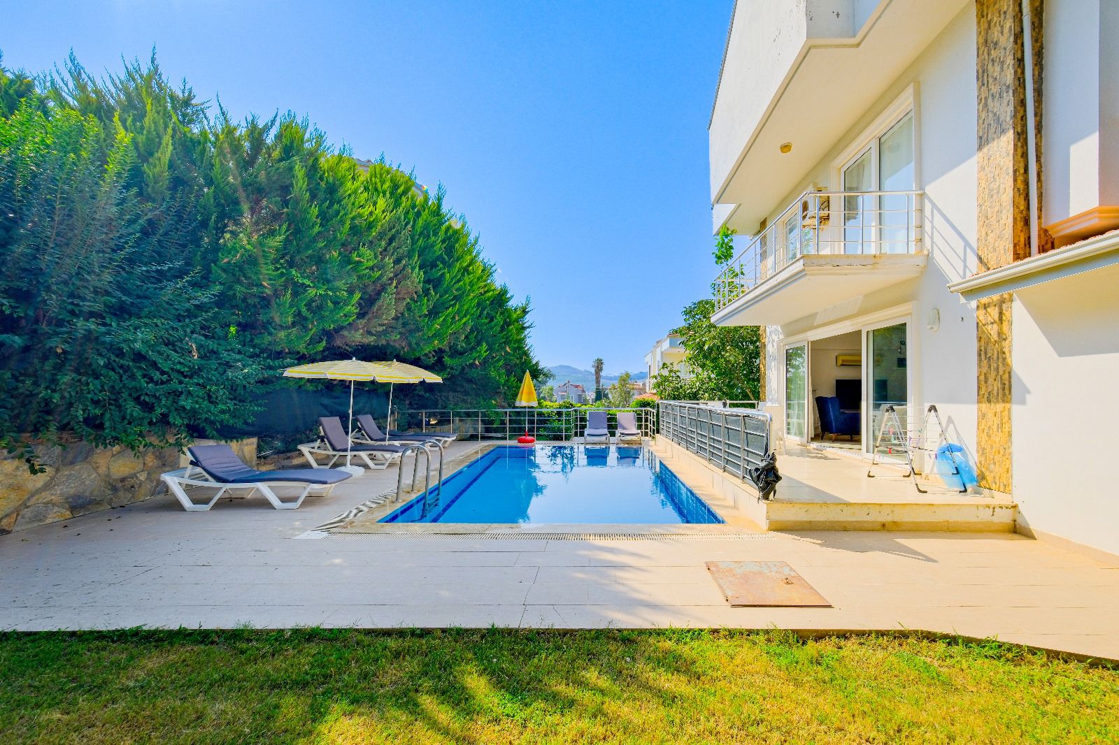 Villa Resmi